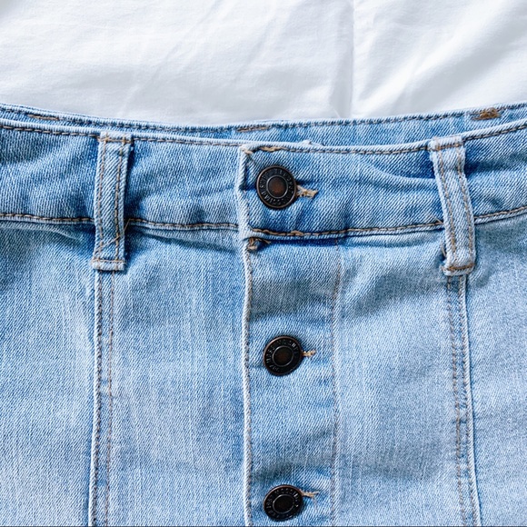 Mission light wash denim skirt - Picture 3 of 7